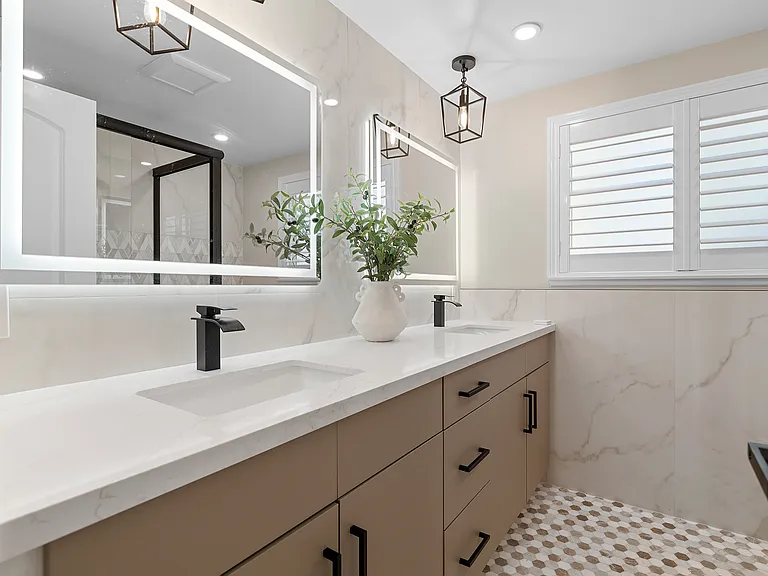 9851 Cloverdale Ave — Photo 5