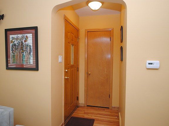 3rd image of 1939 Bristol Ave