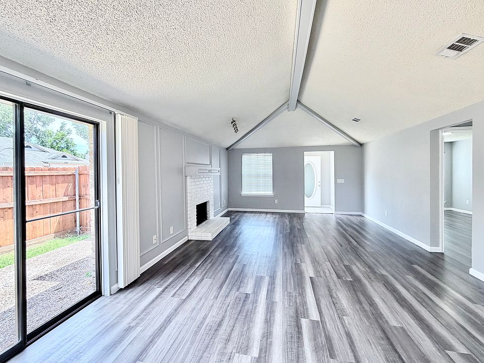 1st image of 11925 Garden Terrace Dr