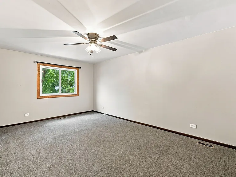 15 Brittany Ln — Photo 10
