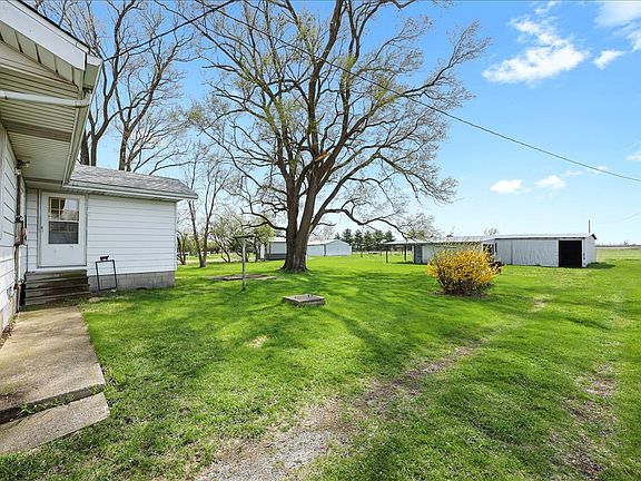 2nd image of 812 N County Road 1000 E