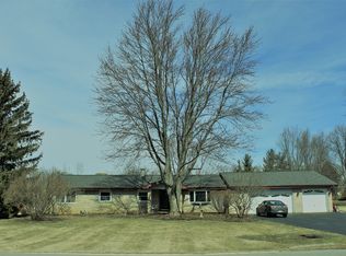 9513 Knolltop Rd, Union, IL 60180