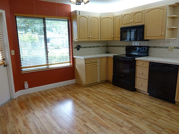 4th image of 10080 Hickorywood Place