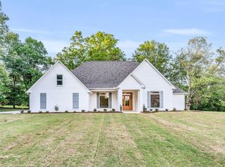 320 Crosby Ln, Columbus, MS 39701