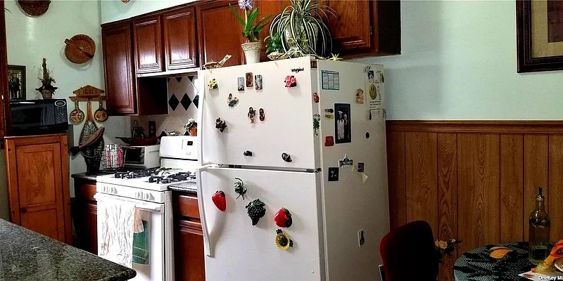 Sold by EZ Sell Realty | media 31