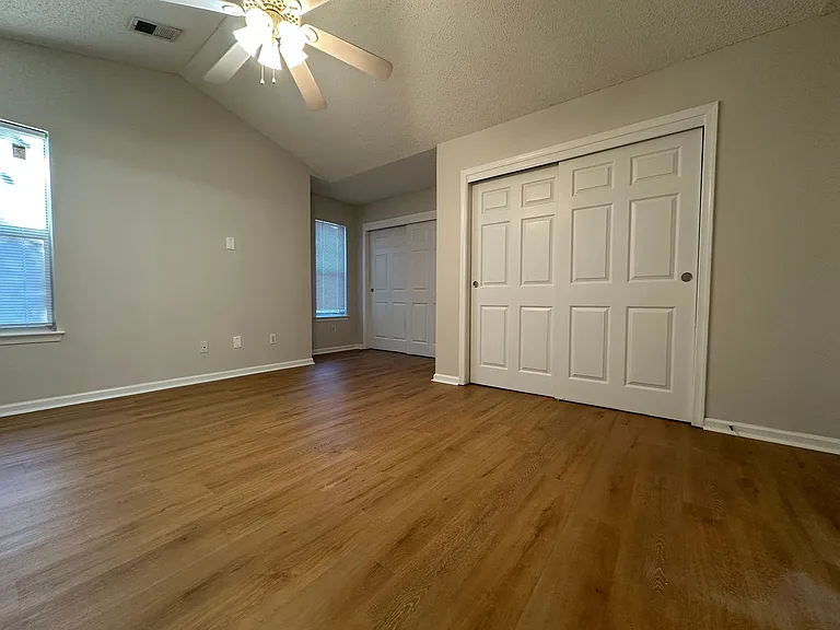 706 Gemstone Ln — Photo 4