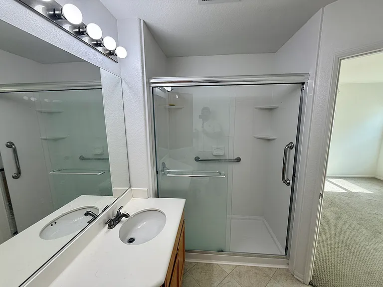 2nd bedroom bathroom
