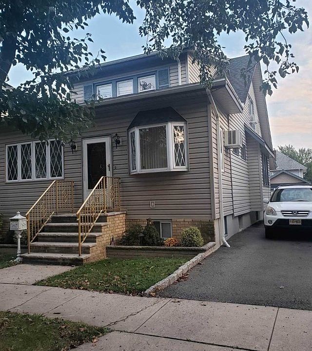 2nd image of 11 Washington Ave