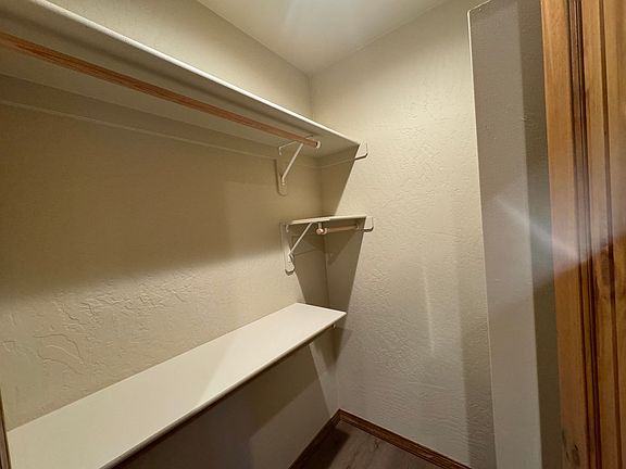 4th image of 712 E Zuni Dr