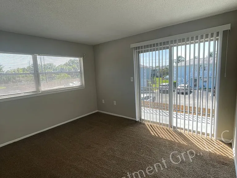 Move In Special 1 & 2 Bedrooms Available Minutes from the River — Photo 24