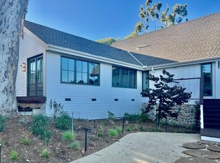 1079 Crest Dr, Encinitas, CA 92024