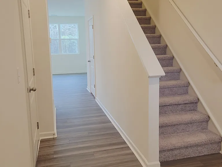 1122 Tofino Dr — Photo 3