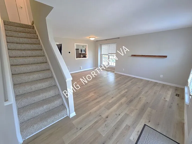 301 Bridle Crest Sq NE — Photo 8