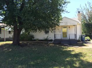 302 E Grumman Dr, Midwest City, OK 73110
