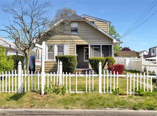 110 W Roosevelt Ave, Roosevelt, NY 11575