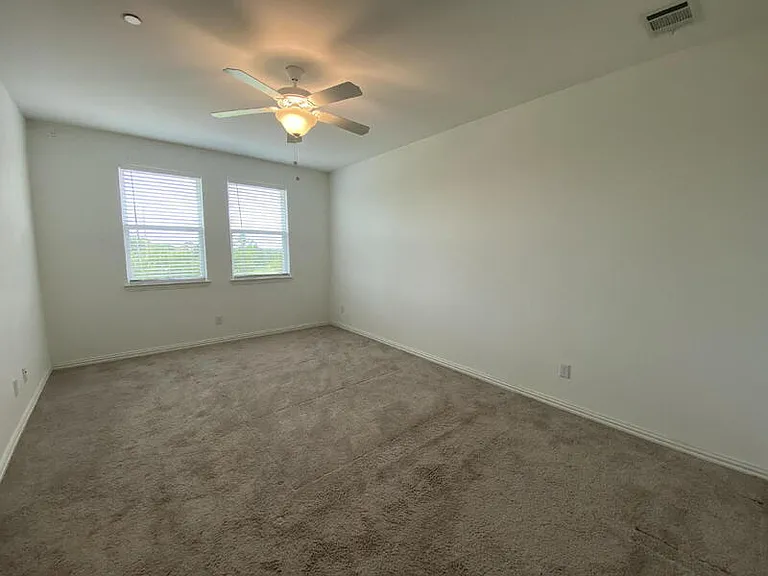 3306 Colorado Ln — Photo 7