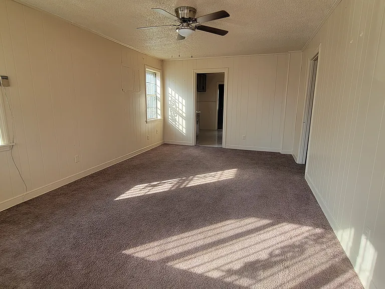 1483 Boxwood St — Photo 3