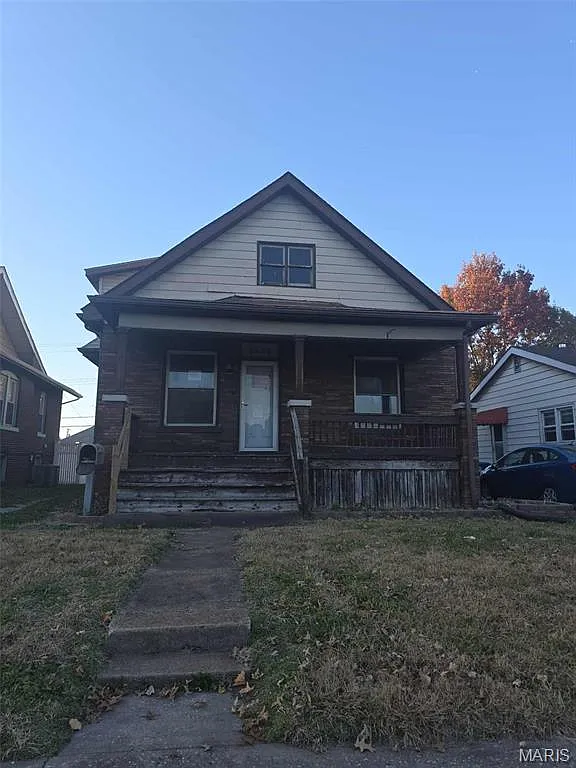 2533 Iowa St photo 1