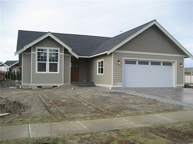 1st image of 1425 Lupin St