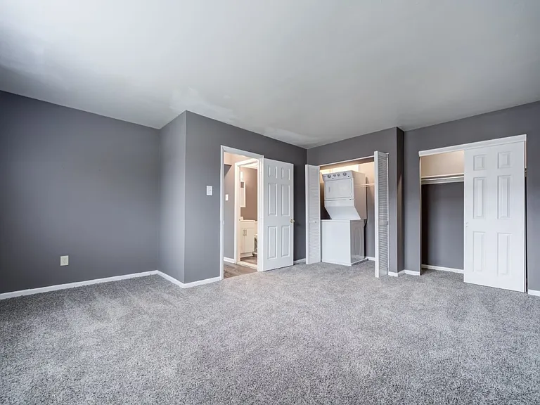 South Mountain Apartment Homes — Photo 10