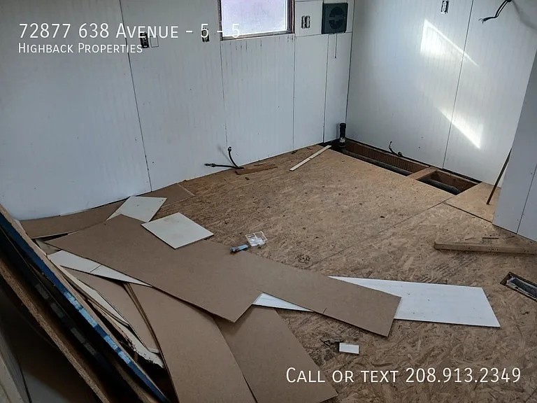 72877 638th Ave #5 — Photo 3