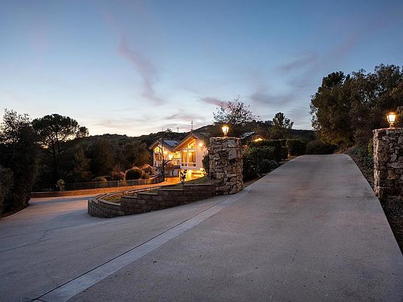 4th image of 23002 Japatul Valley Rd