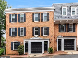 2535 Queen Annes Ln NW, Washington, DC 20037