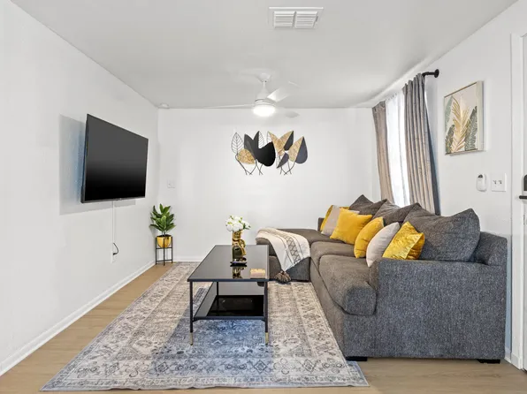 3906 E Powhatan Ave, Tampa, FL