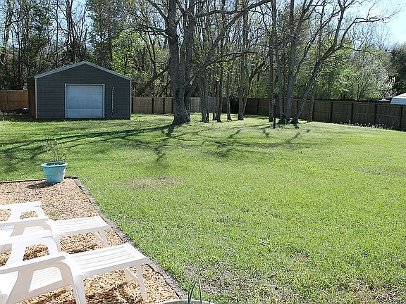 4th image of 8951 Green Valley Dr