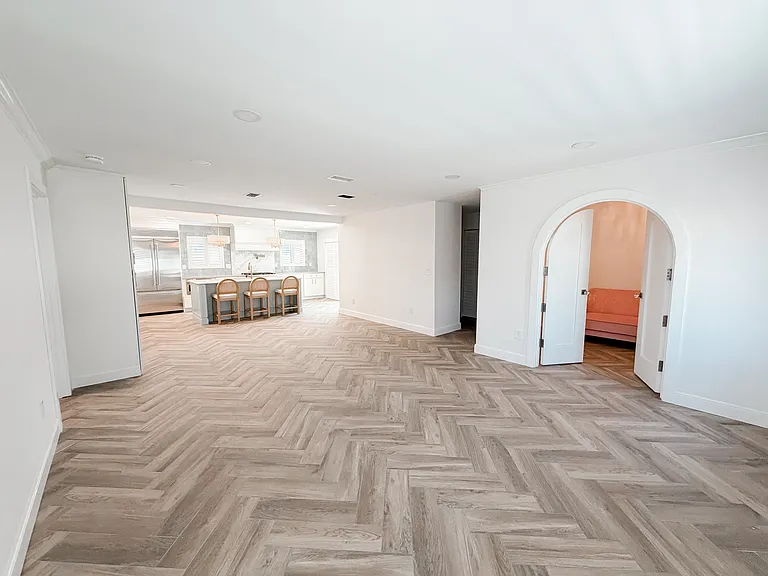 340 70th Ave — Photo 8