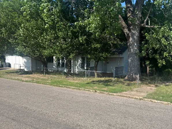 429 W 1st St, Konawa, OK 74849