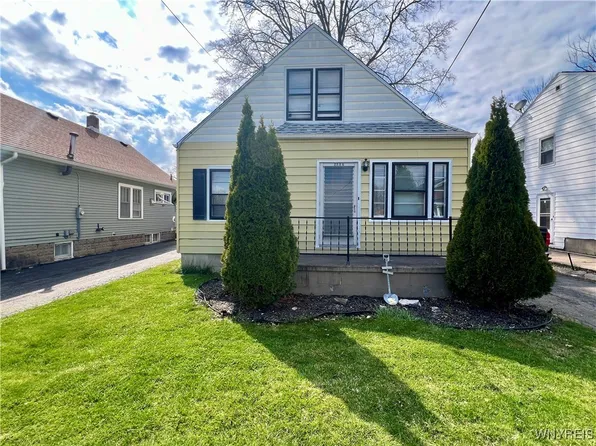3834 Deveaux St, Niagara Falls, NY 14305