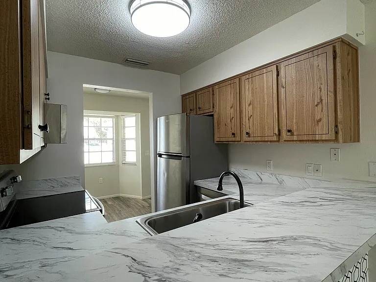 12512 Knollbrook Ln — Photo 13