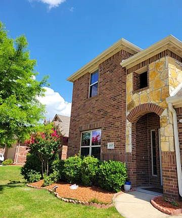 2nd image of 1537 Castle Creek Dr