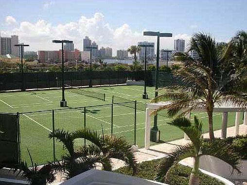 5th image of 18001 Collins Ave #2304