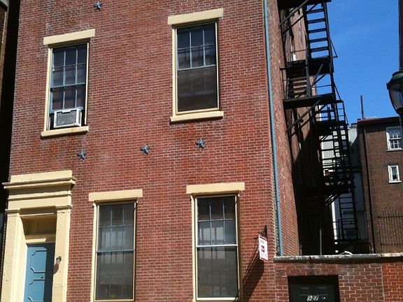 5th image of 927 Pine St APT 201