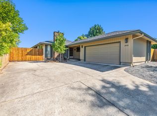 2420 Pinebrook Cir, Medford, OR