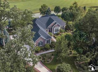 1043 Oxford Ct, Monroe, MI 48161