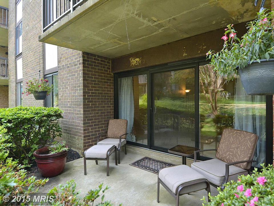 1st image of 9730 Kingsbridge Dr APT 002