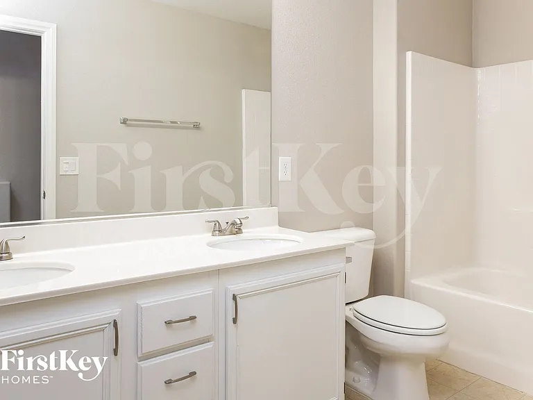 8309 Cavaricci Ave — Photo 14