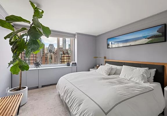 5th image of 137 E 36th St #17F