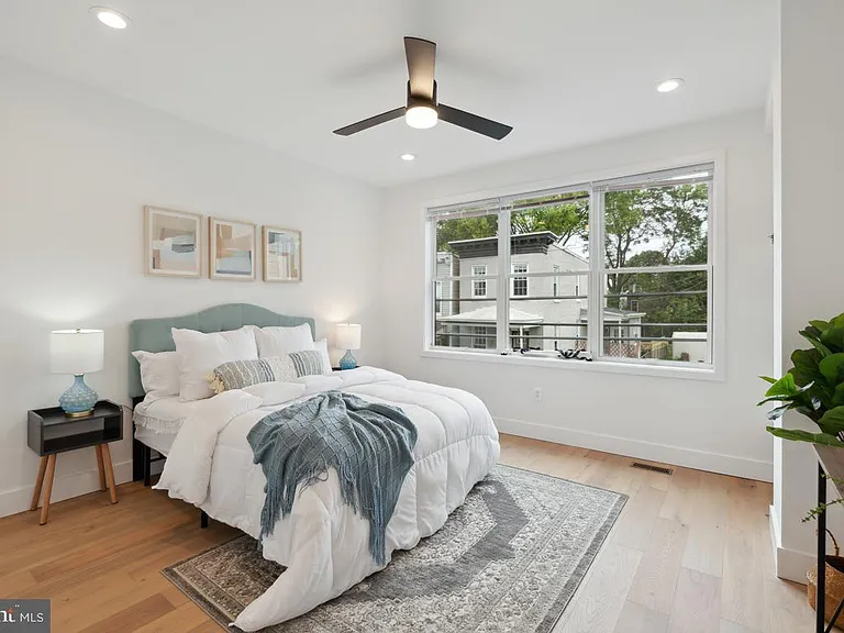 1207 Dellwood Ave — Photo 15