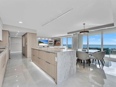 19707 Turnberry Way APT 21E, Miami, FL, 33180