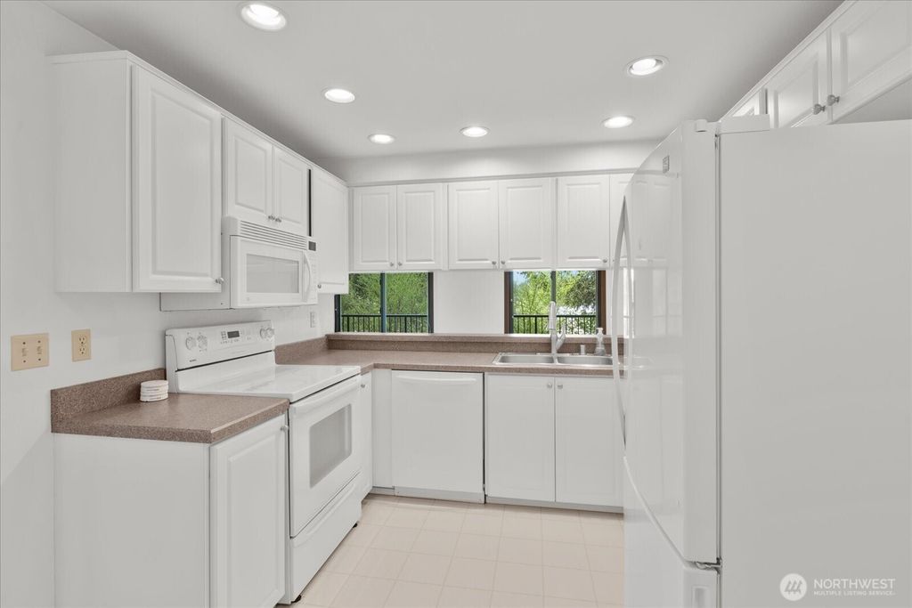 11615 127th Lane NE #A1, Kirkland, WA - View 5
