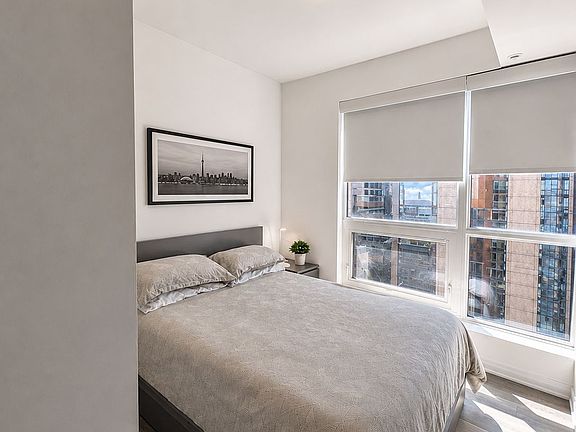 5th image of 8 Mercer St Unit 1408