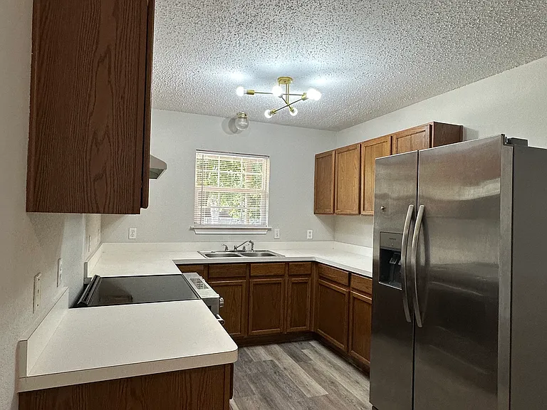 2542 Wilhurt Ave — Photo 18