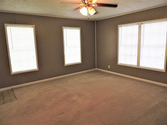 4th image of 729 Garden Acres Blvd