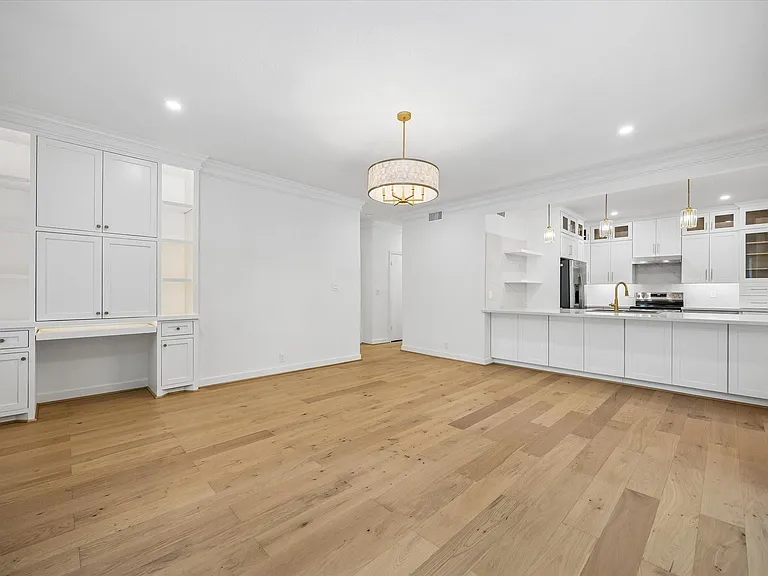 201 Litchfield Ln — Photo 9