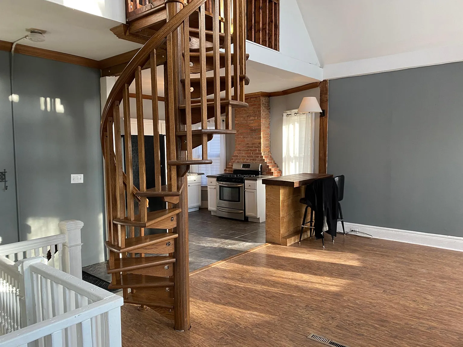 127 Ashland Ave — Photo 4
