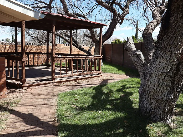 1810 Town And Country Dr — Photo 17
